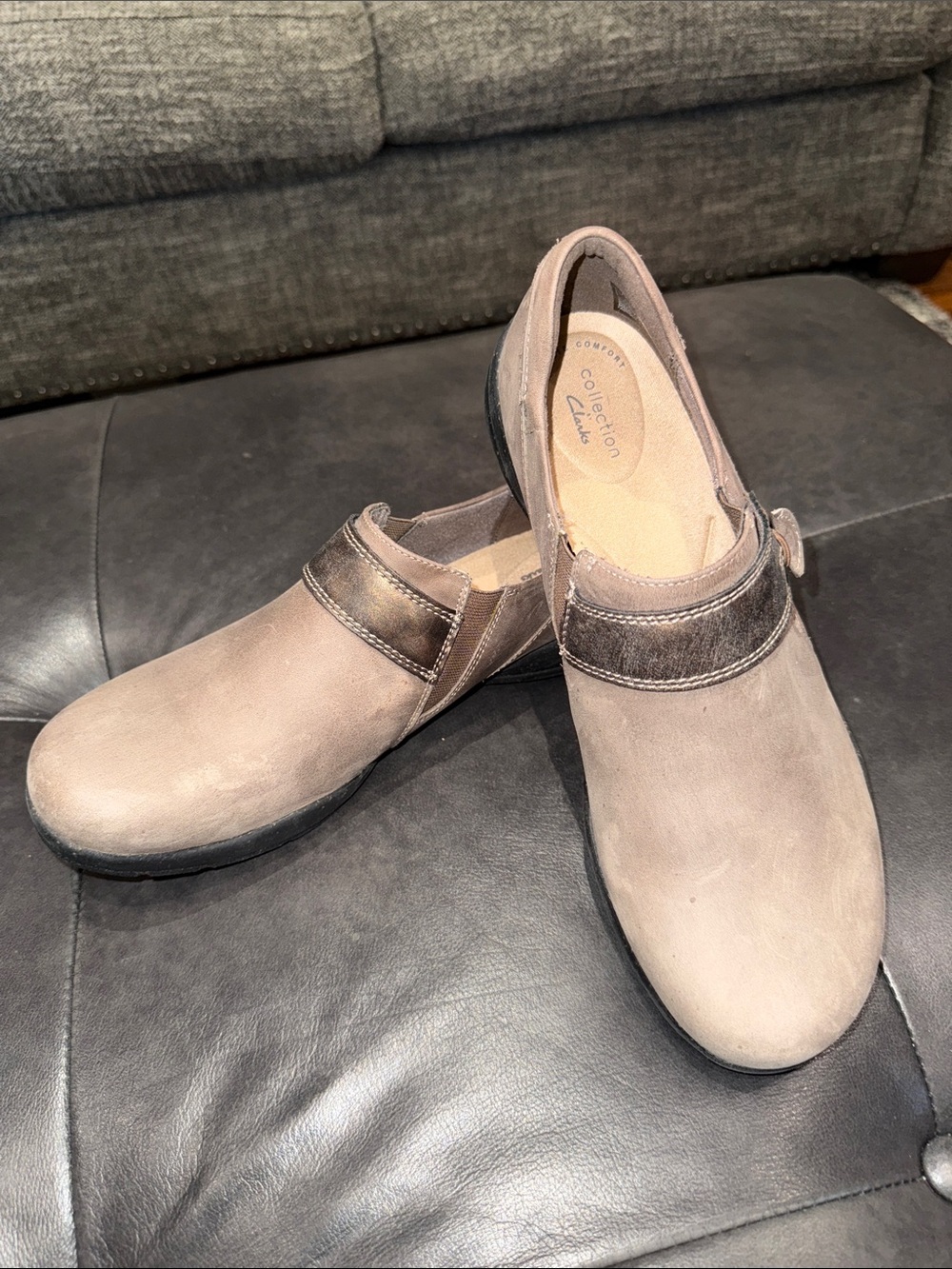Clarks Women’s Roseville Dot Dark Taupe Slip-On with Metallic Strap Size 10N